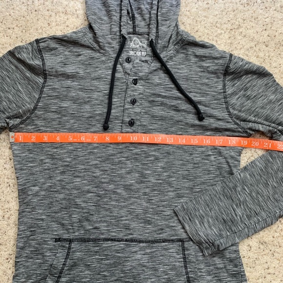 Preloved long sleeve with hood - Picture 3 of 5